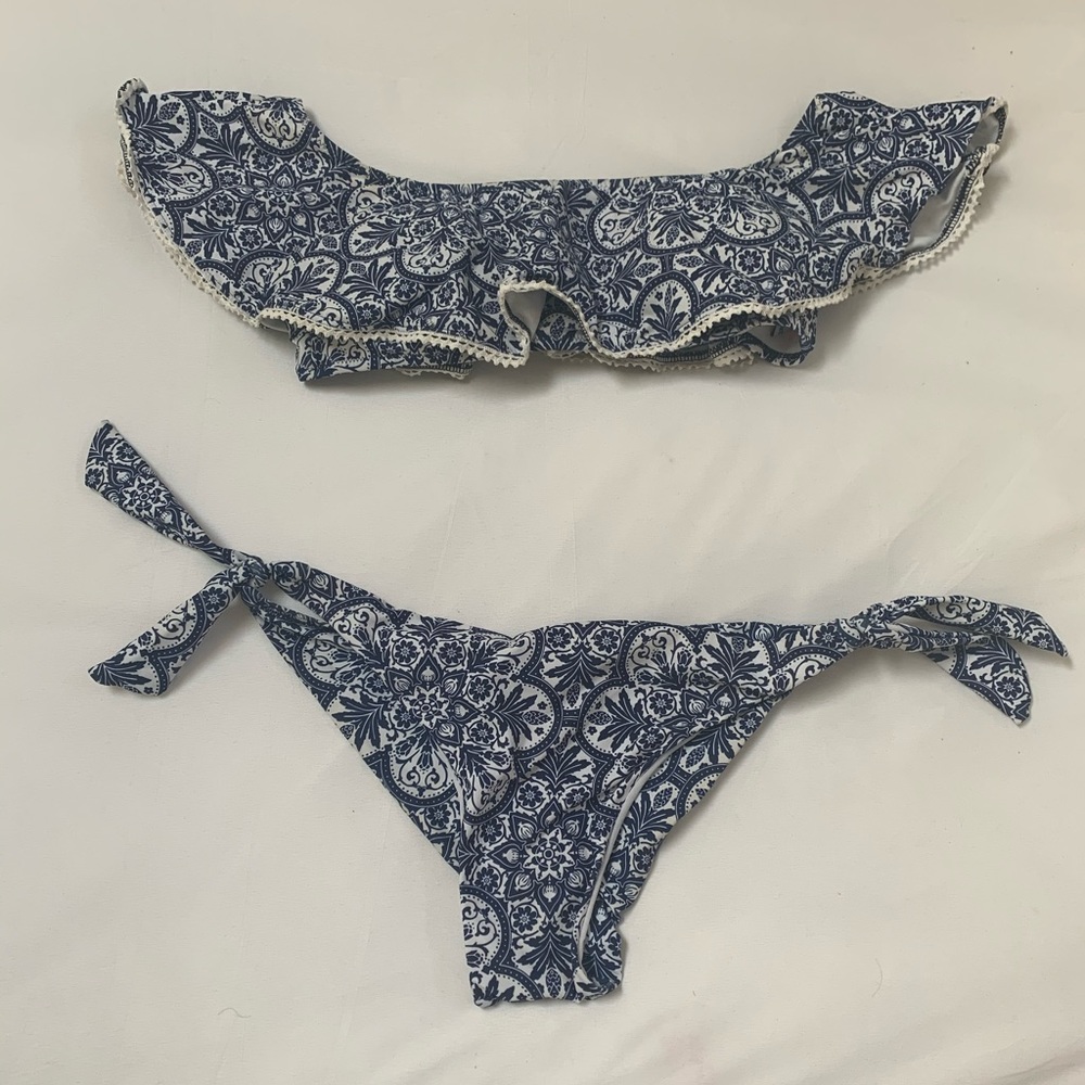Off the shoulder bikini